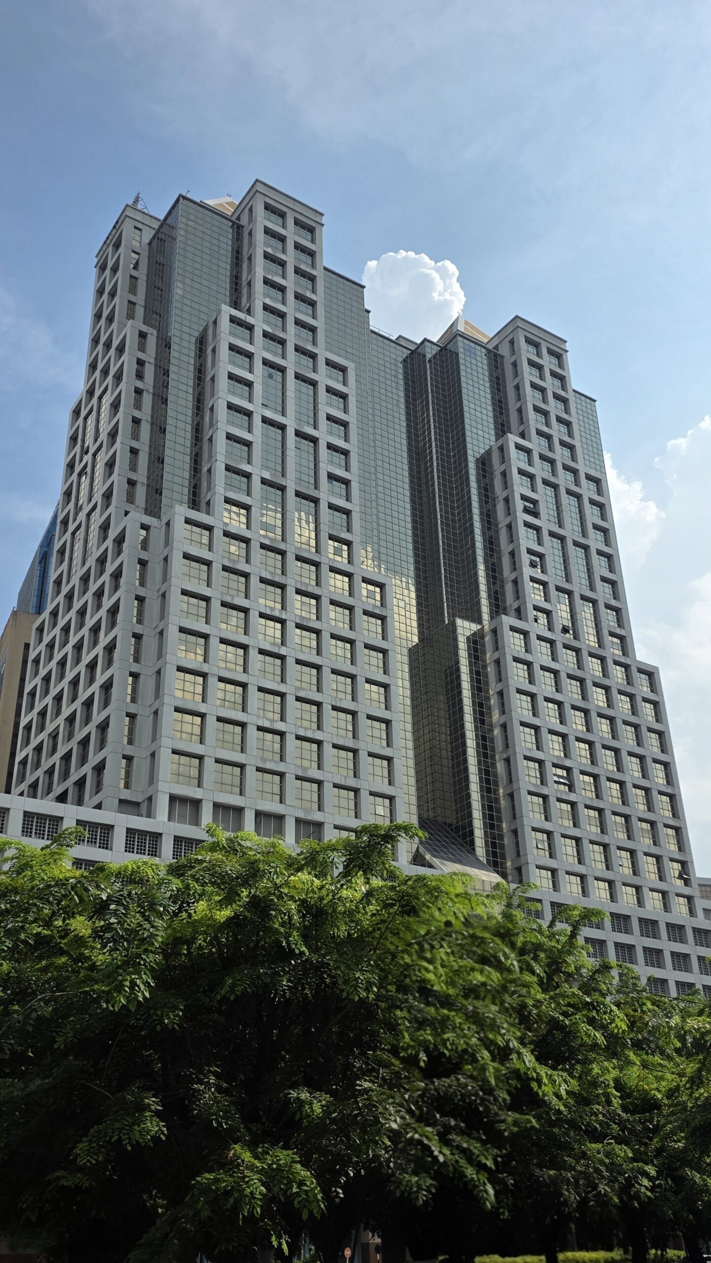 Menara Raja Laut